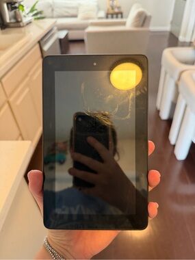Black 7" Tablet with Front Camera - Compact Touchscreen